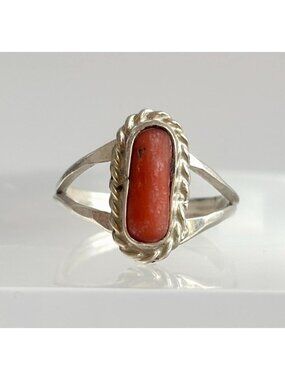 Coral Accented Oval Navajo Inspired Sterling Silver 925 Vintage Ring - sz 5.5